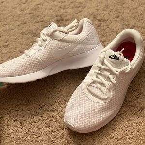 Women’s Nike shoes